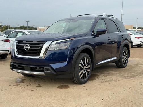 2025 Nissan Pathfinder Platinum FWD