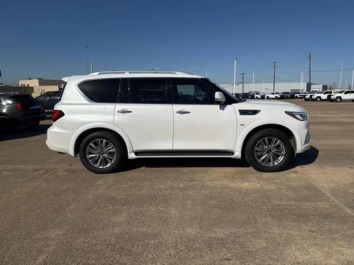 2018 INFINITI QX80 Base
