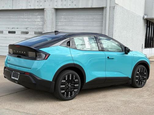 2026 Nissan Leaf PLATINUM+