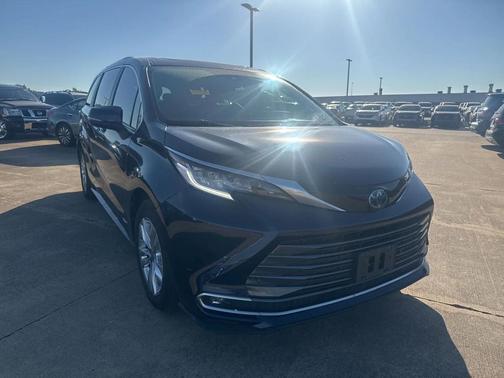 2021 Toyota Sienna Limited 7-Passenger