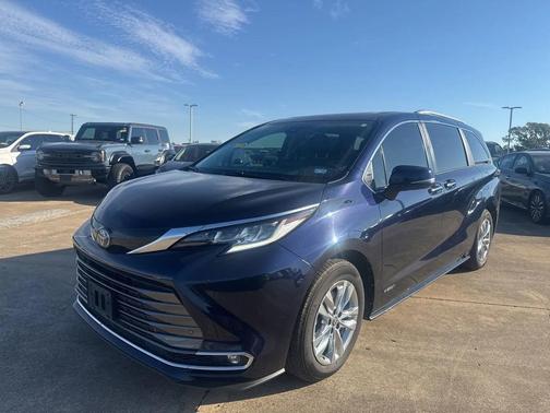 2021 Toyota Sienna Limited 7-Passenger