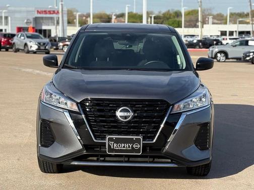 Gun Metallic 2023 Nissan Kicks S