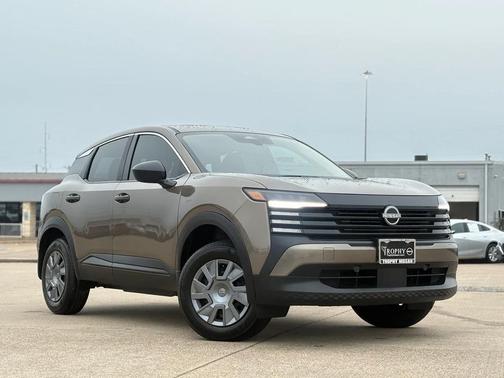 2025 Nissan Kicks S