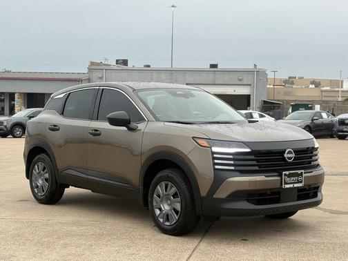 2025 Nissan Kicks S