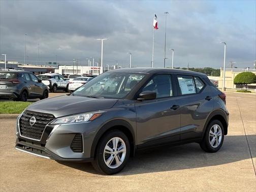 2025 Nissan Kicks S