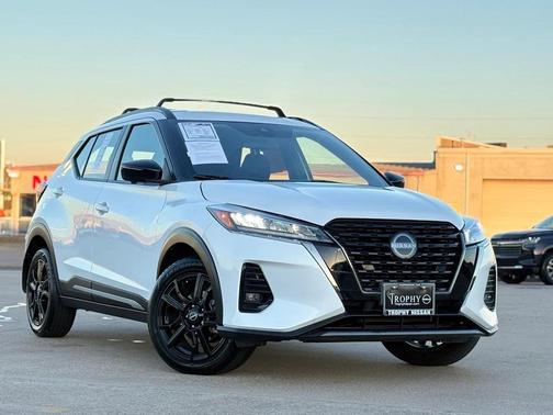 2023 Nissan Kicks SR