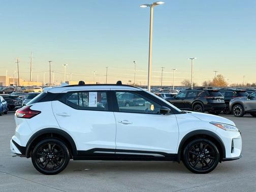 2023 Nissan Kicks SR