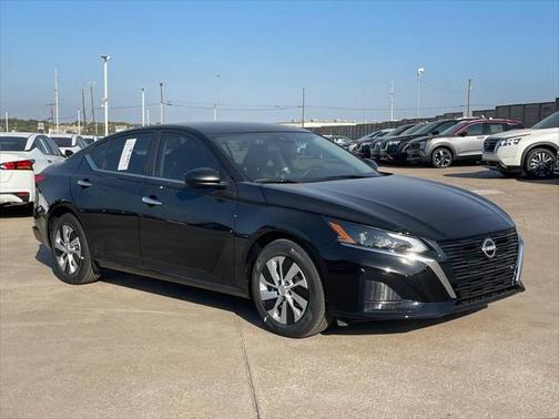 2025 Nissan Altima S FWD