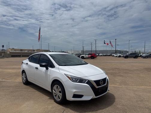 Fresh Powder 2022 Nissan Versa 1.6 S