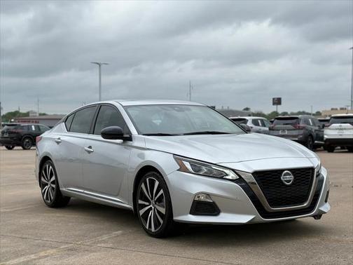2020 Nissan Altima SR FWD