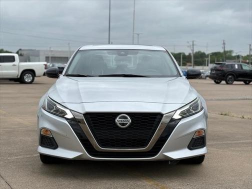 2020 Nissan Altima SR FWD