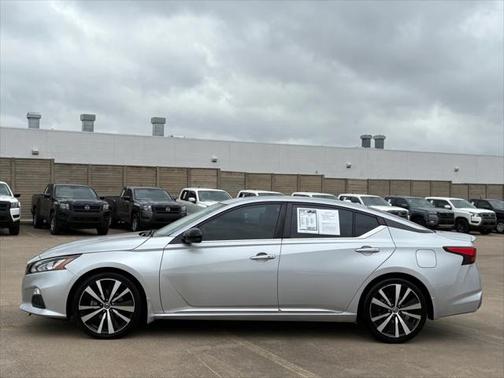 2020 Nissan Altima SR FWD