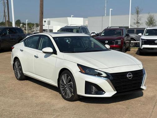 2025 Nissan Altima SL FWD