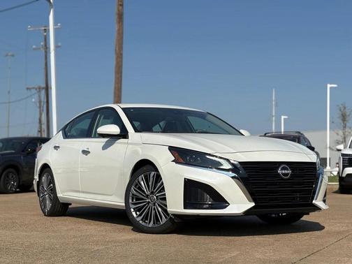 2025 Nissan Altima SL FWD