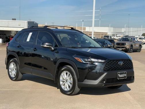 2025 Toyota Corolla Cross LE