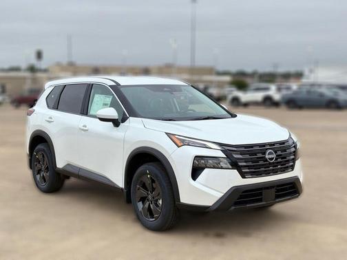 Everest White Pearl Tricoat 2026 Nissan Rogue SV