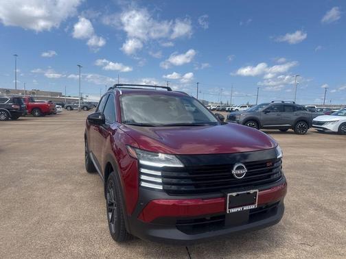 Scarlet 2026 Nissan Kicks SR