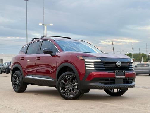 Scarlet 2026 Nissan Kicks SR