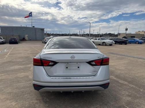 2022 Nissan Altima 2.5 SV