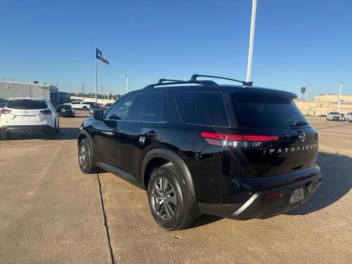 2024 Nissan Pathfinder SV FWD