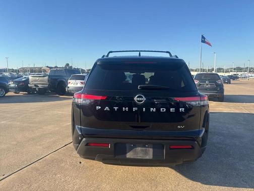 2024 Nissan Pathfinder SV FWD