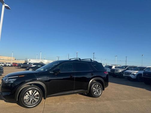 2024 Nissan Pathfinder SV FWD