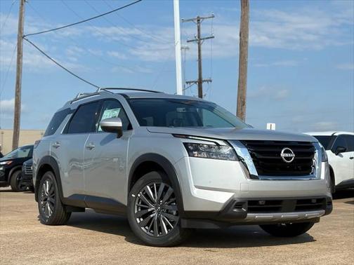 2025 Nissan Pathfinder SL FWD