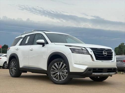 2025 Nissan Pathfinder SL FWD
