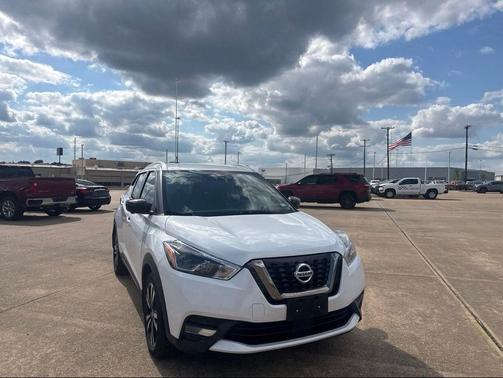 Aspen White 2020 Nissan Kicks SR