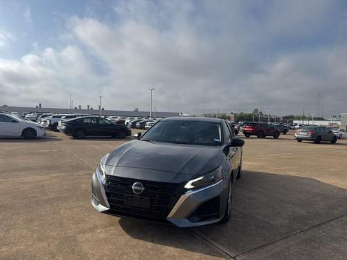 Gun Metallic 2025 Nissan Altima S FWD