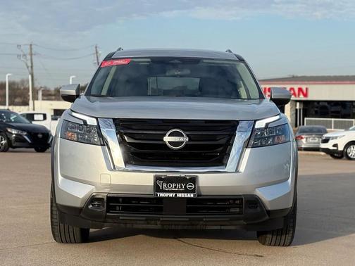 2024 Nissan Pathfinder SV FWD