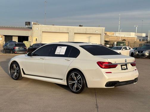 White Metallic 2017 BMW 750 I