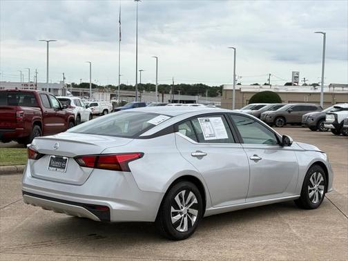 2022 Nissan Altima S FWD