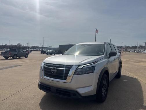 2023 Nissan Pathfinder S 4WD