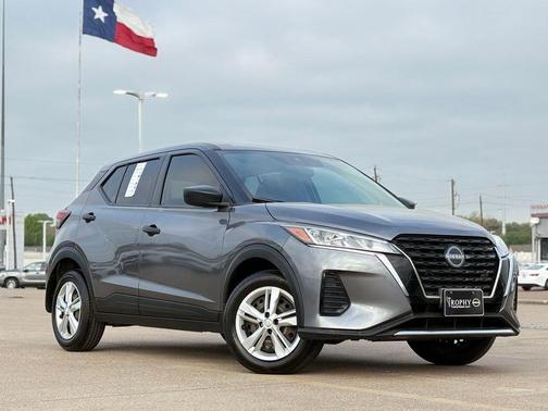 2023 Nissan Kicks S