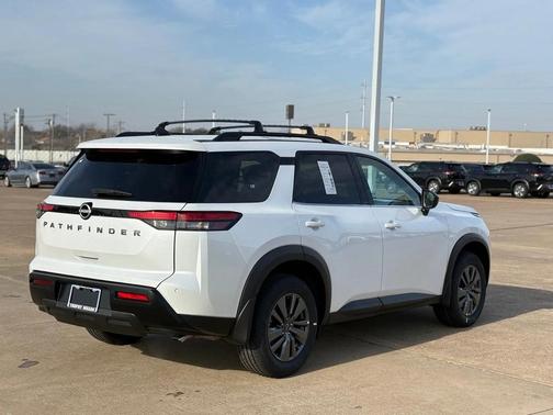 2026 Nissan Pathfinder SV