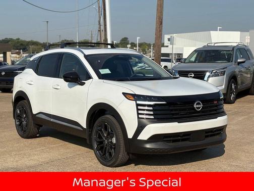 Aspen White Tricoat 2026 Nissan Kicks SR