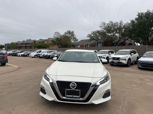 2022 Nissan Altima 2.5 SV