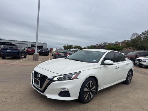 2022 Nissan Altima 2.5 SV