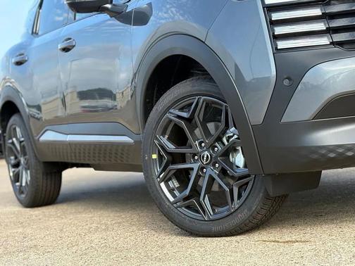 Gun Metallic 2026 Nissan Kicks SR