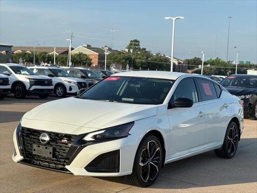 2023 Nissan Altima SR Intelligent AWD