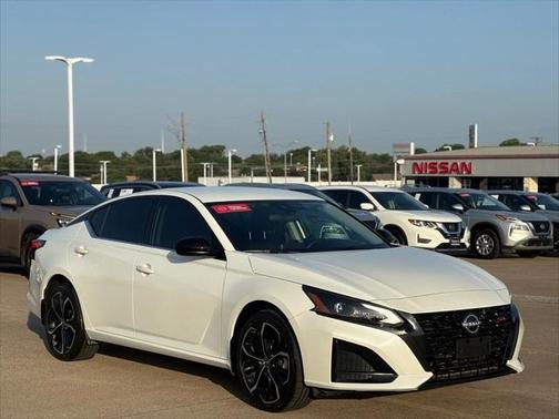 2023 Nissan Altima SR Intelligent AWD