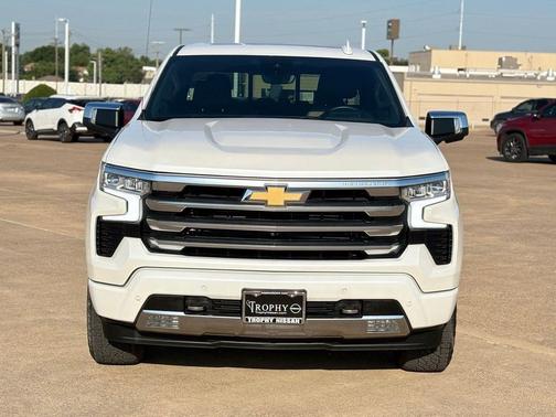Iridescent Pearl Tricoat 2023 Chevrolet Silverado 1500 High Country