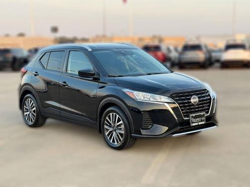 Super Black 2023 Nissan Kicks SV