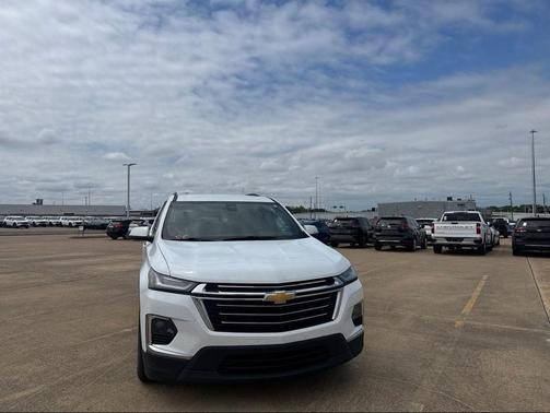 Summit White 2023 Chevrolet Traverse LT Leather