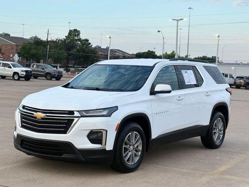 Summit White 2023 Chevrolet Traverse LT Leather