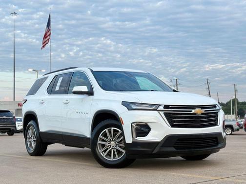 Summit White 2023 Chevrolet Traverse LT Leather