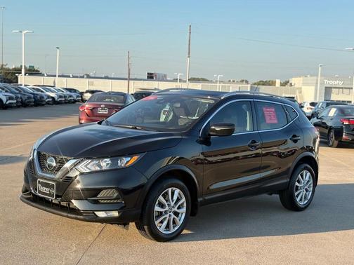 2022 Nissan Rogue Sport SV