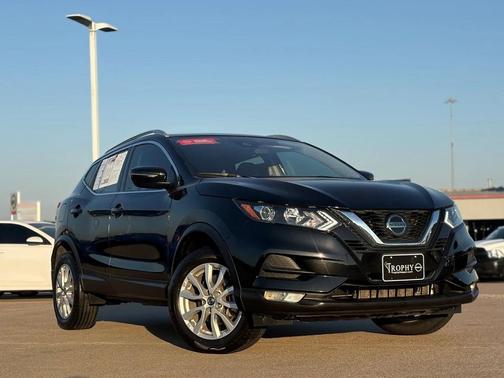 2022 Nissan Rogue Sport SV