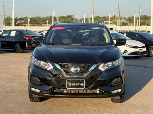 2022 Nissan Rogue Sport SV